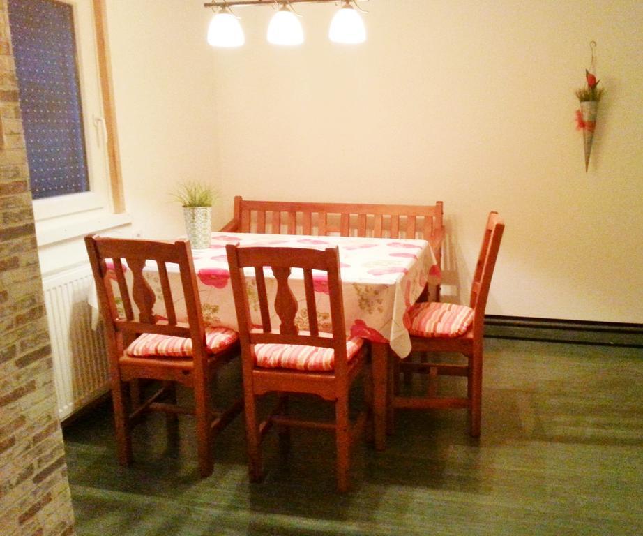 Ferienwohnung Am Nuerburgring 2.Og Adenau Dış mekan fotoğraf
